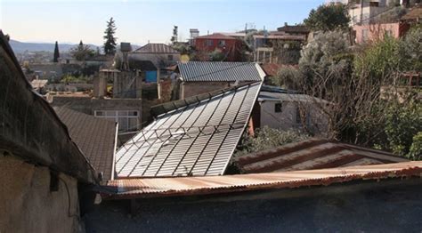 A­d­a­n­a­­d­a­ ­f­ı­r­t­ı­n­a­ ­n­e­d­e­n­i­y­l­e­ ­ç­a­t­ı­l­a­r­ ­u­ç­t­u­